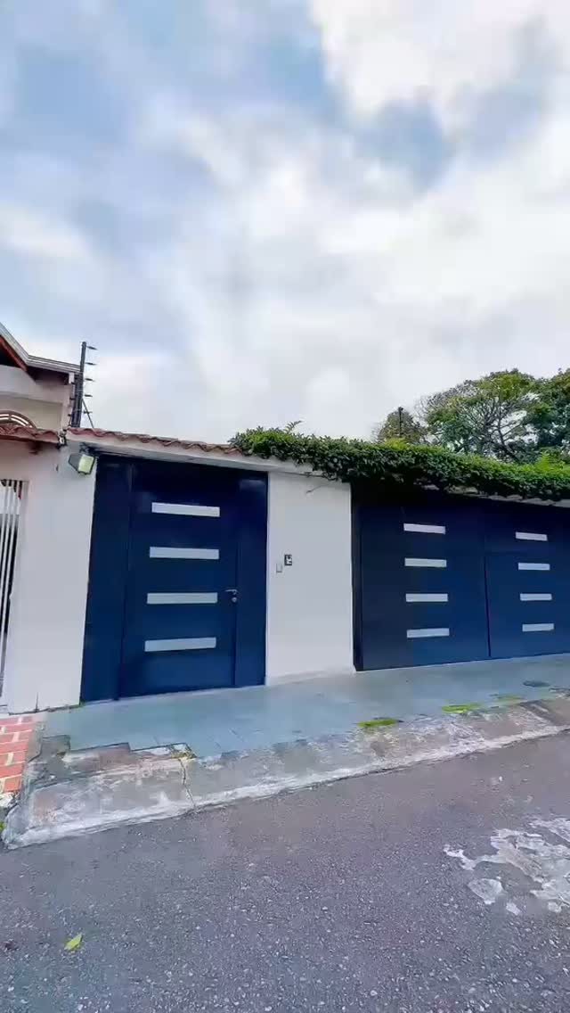 Casa de 3 niveles con piscina en Vista Hermosa II, Las Acacias — foto 1 de 1