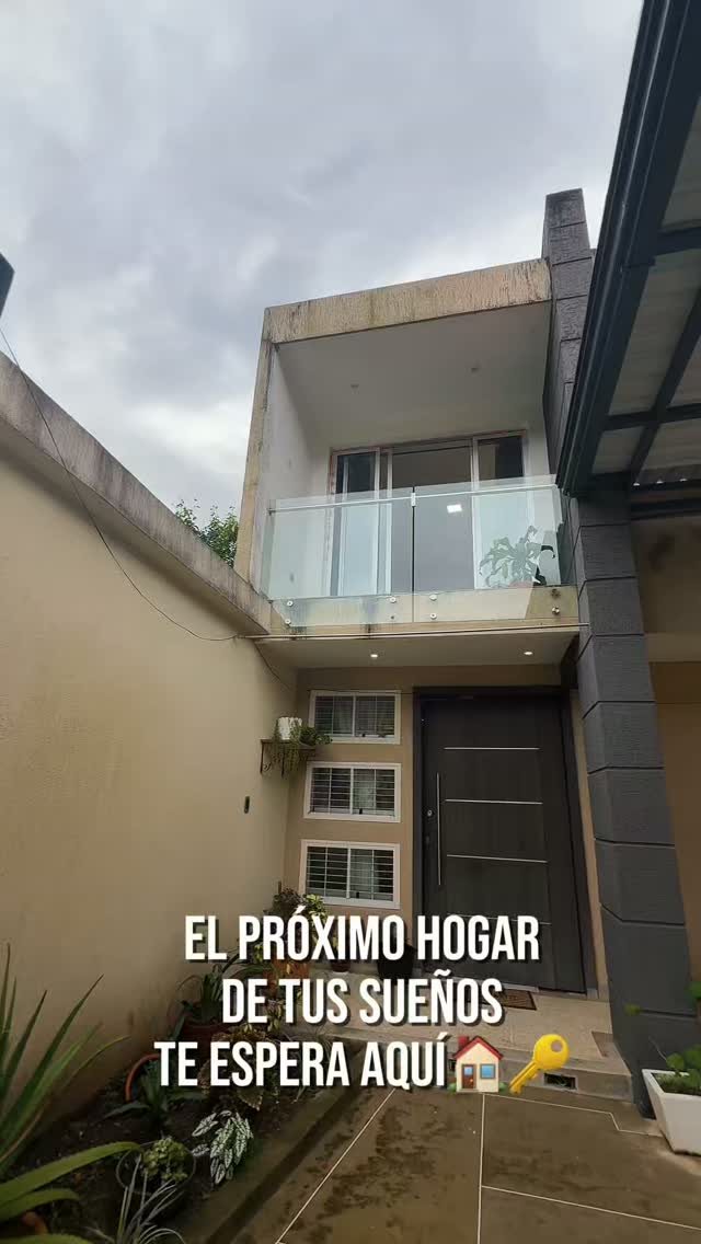 Casa moderna de 2 niveles en Colinas de La Rotaria — foto 1 de 1