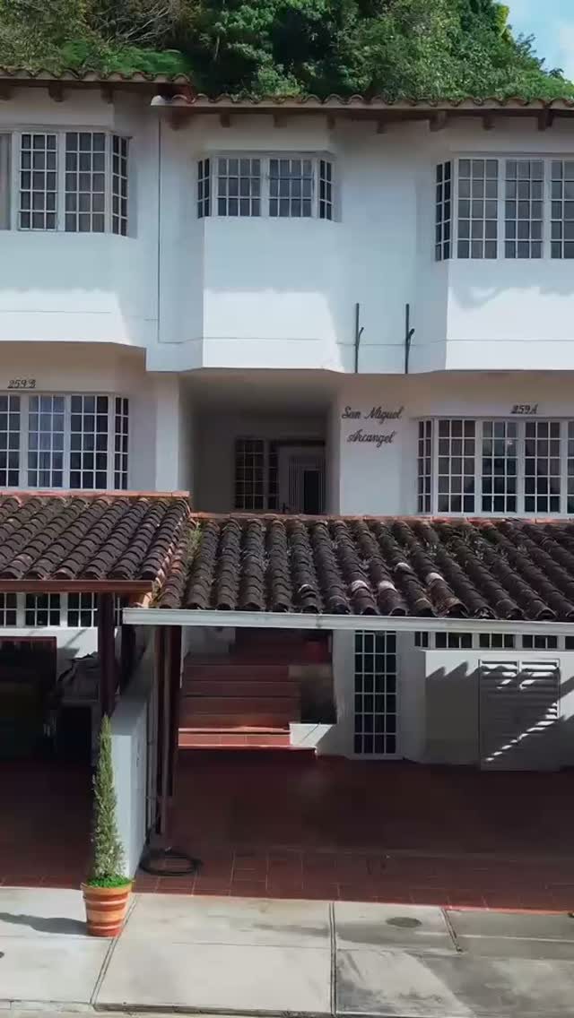 Casa en Colinas de Pirineos — foto 1 de 1